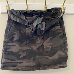 Camouflage mini skirt with tie belt